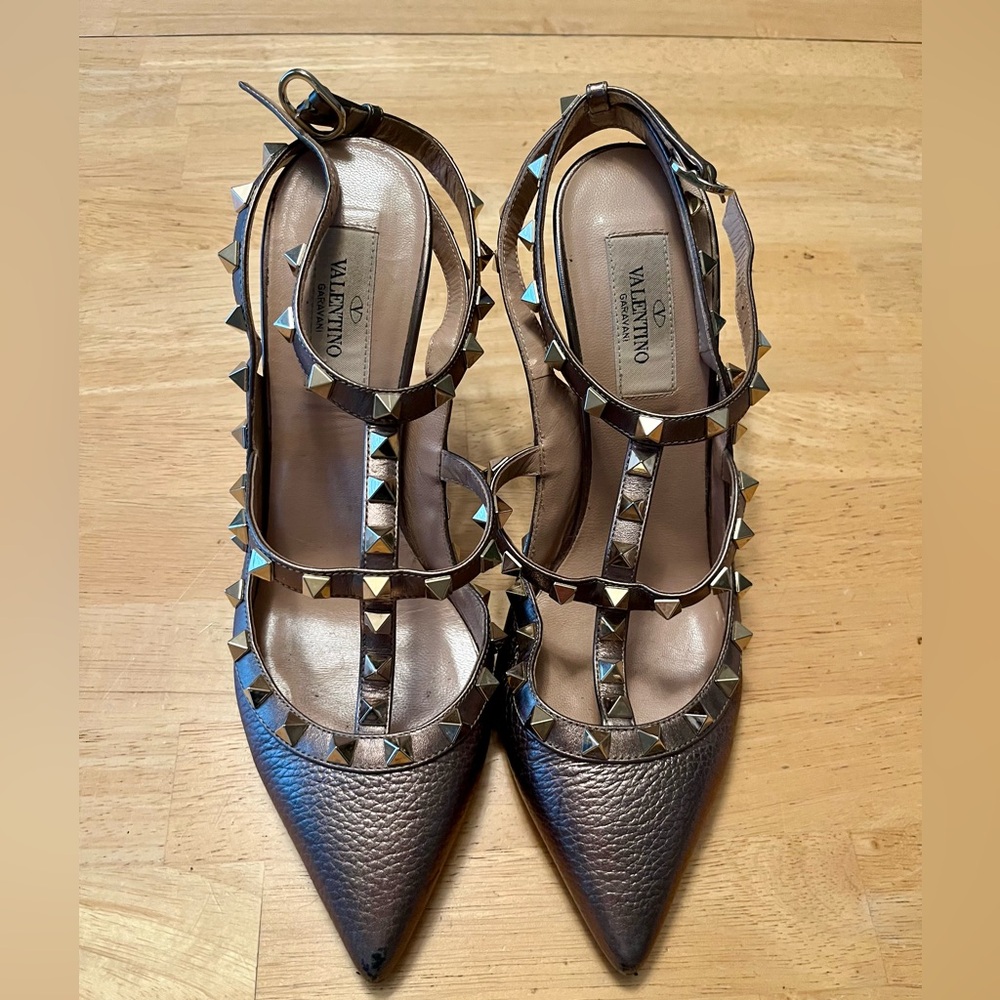 Valentino Rockstud T-Strap Pointed Toe Pump 38.5